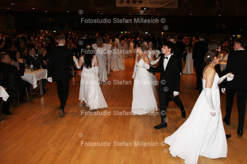 B 8074