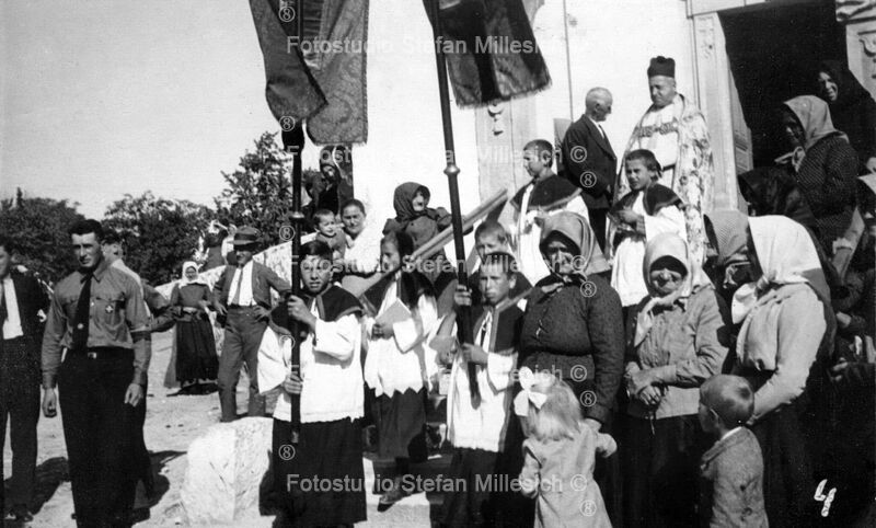 1935.00.00. - 0207 HaCh Pfarrer Sieber Kirchenstiege