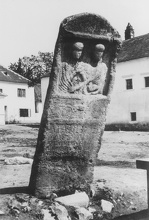 1979 Attilastein schief