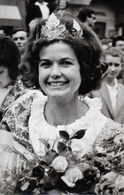 a20ea Weinköniginnen Mitzi