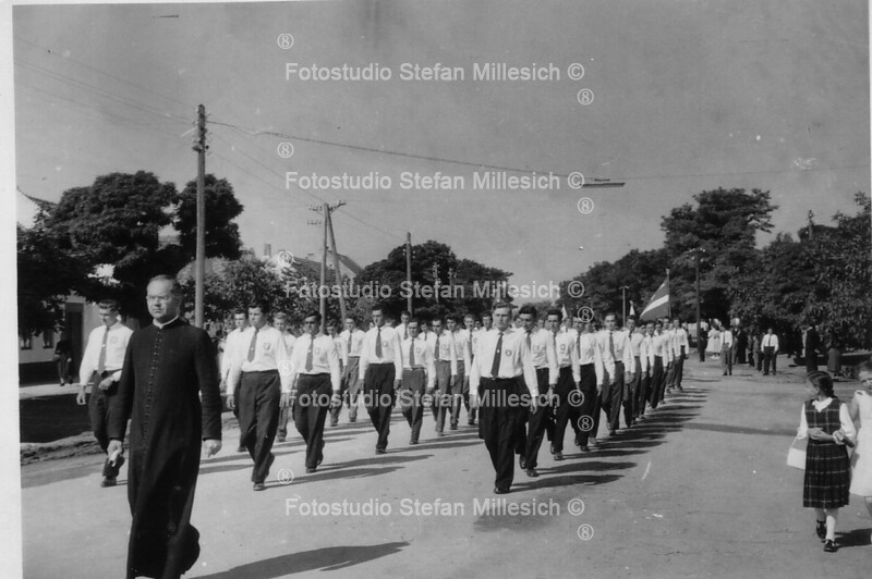 R121 - 0026f Landjugendtr 1958